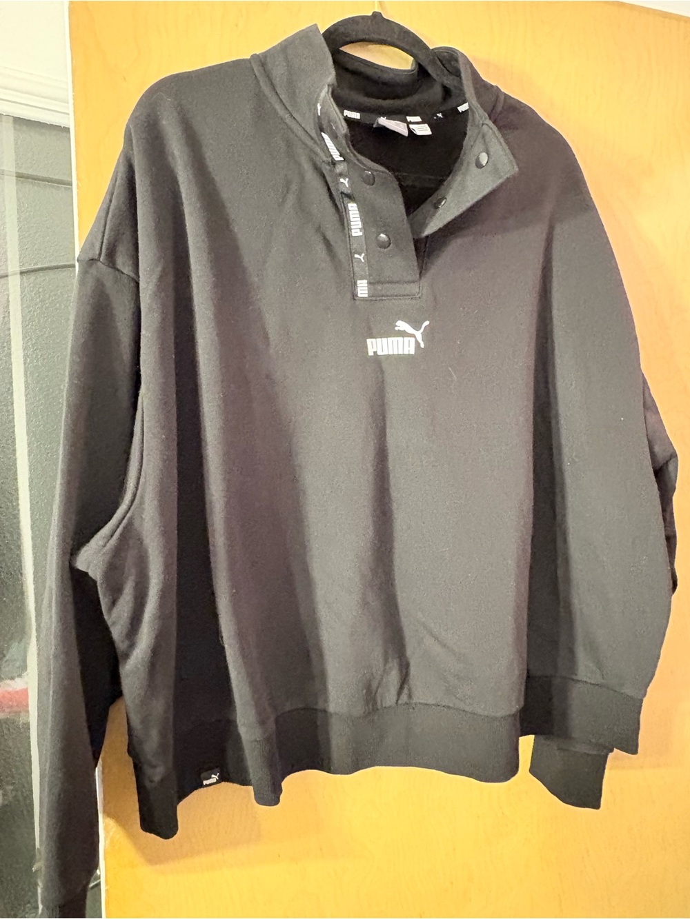 Puma cropped 3x Black Pullover Sweatshirt